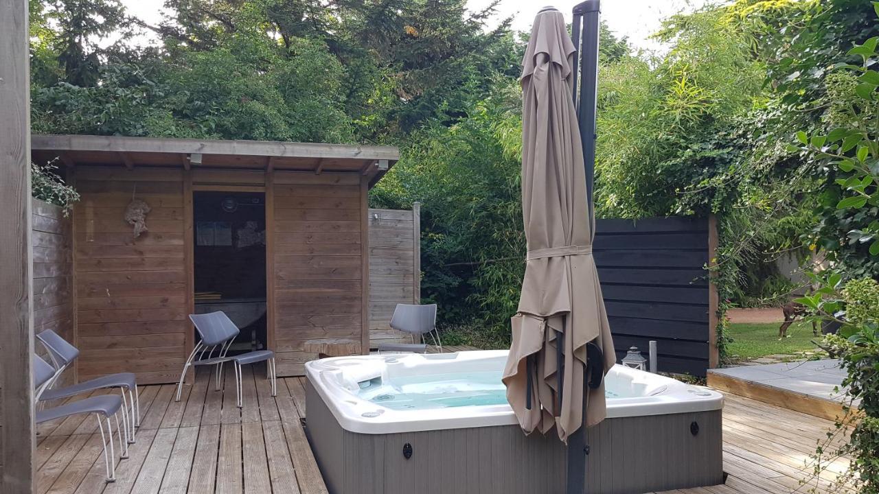 Chambres D'Hotes Thelus Memorial Canadien Bagian luar foto